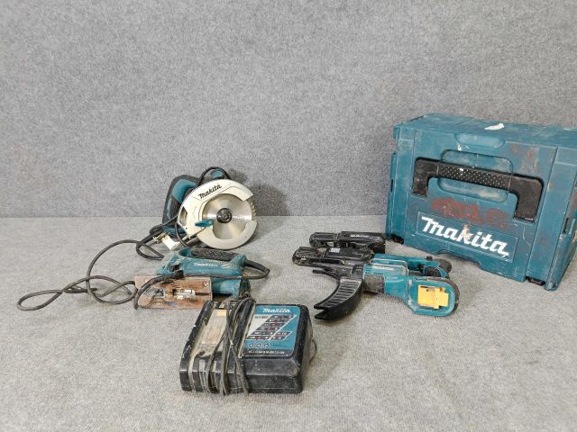 874500-1 Collection of power tools, Makita