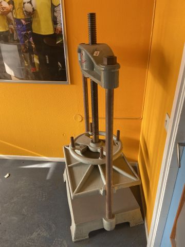 876568-2 Bokpress James Rohdin