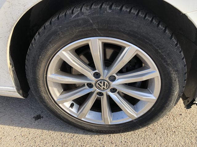 884640-36 Volkswagen Passat Variant 2.0 TDi BlueMotion - 2015