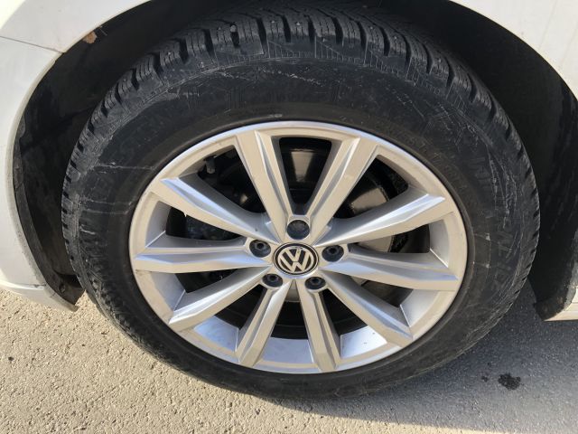 884640-37 Volkswagen Passat Variant 2.0 TDi BlueMotion - 2015