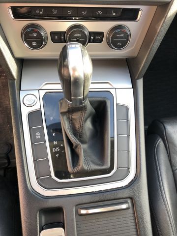 884640-14 Volkswagen Passat Variant 2.0 TDi BlueMotion - 2015