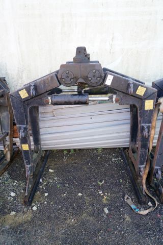JSC Blockgrip with hydraulic rotation - PS Auction - We value the ...