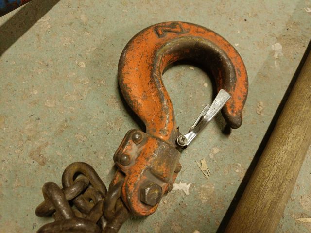 826318-12 Sledgehammer, Chain block and Splice cable