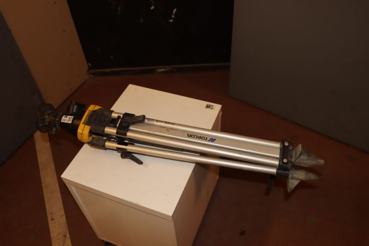 659371-2 Stand TopCon