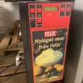 874183-1 Felix moss dispenser