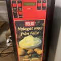 874183-2 Felix moss dispenser