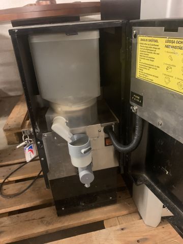 874183-3 Felix moss dispenser