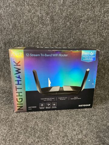 885765-2 Netgear Nighthawk® RAX200 Wi-Fi 6 12-Stream Tri-Band up to 10.8Gbps with NETGEAR Armor™ MU-MIMO