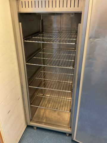 836875-4 Refrigerator Metos