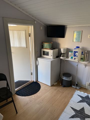 865908-9 Gäststuga 12m2 inkl möblemang (NY INFO)