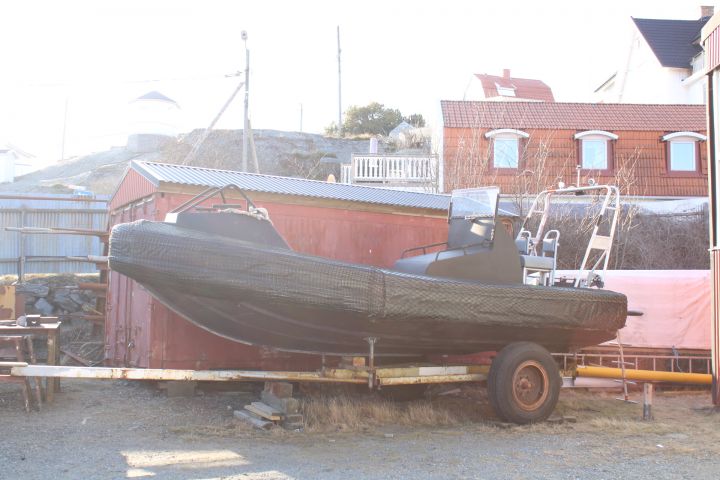 885207-2 MOB boat * Frb boat * Sea Bear 23. Only 450 hours on the engine