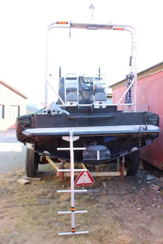 885207-4 MOB boat * Frb boat * Sea Bear 23. Only 450 hours on the engine