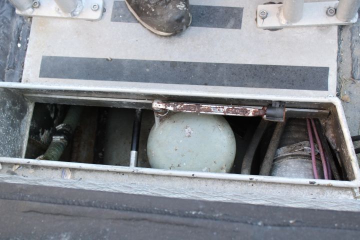 885207-26 MOB boat * Frb boat * Sea Bear 23. Only 450 hours on the engine