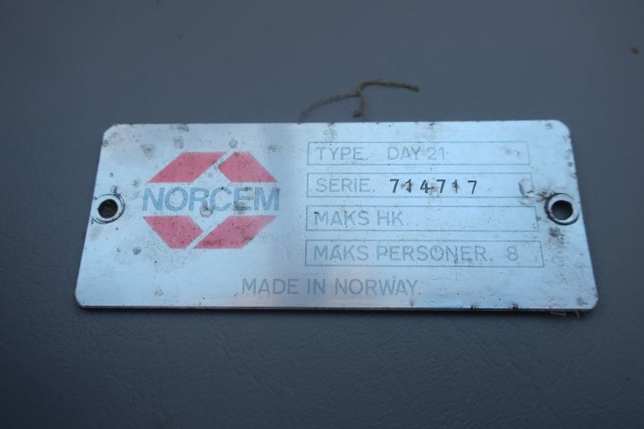 889556-51 Norcem Day 21 DC with unused volvo penta B230 [renovation project started]