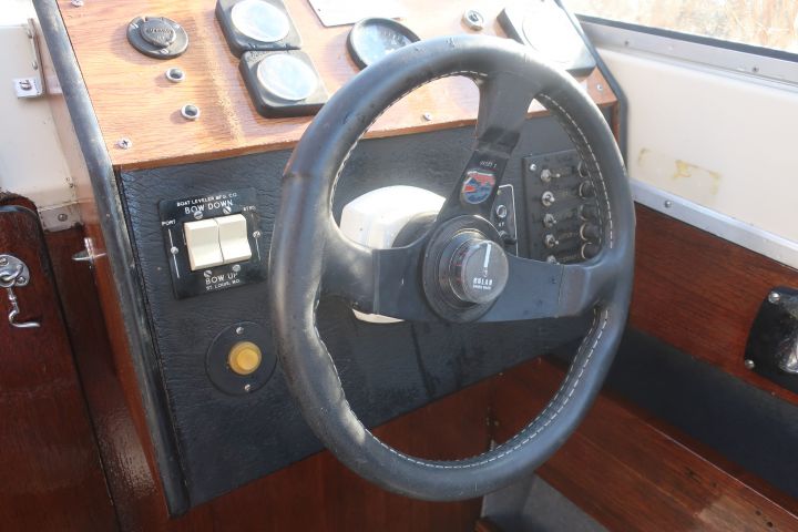 889556-53 Norcem Day 21 DC with unused volvo penta B230 [renovation project started]