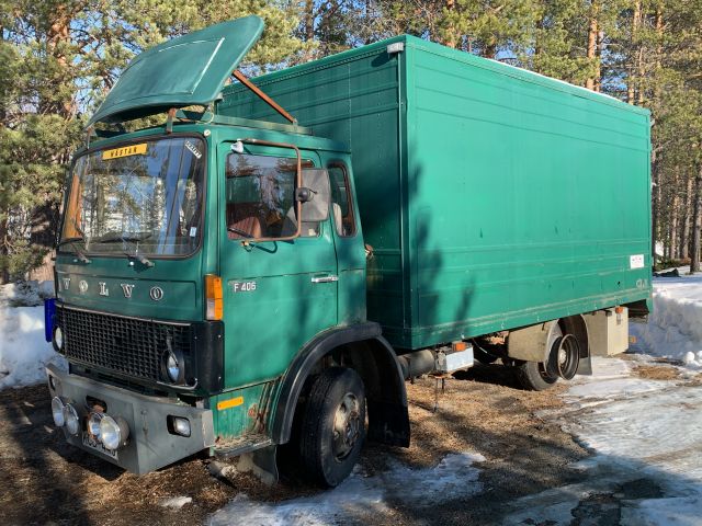 809528-1 Horse transport Volvo F 406-4X2 1V - 1978