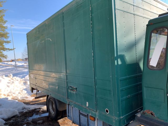 809528-8 Horse transport Volvo F 406-4X2 1V - 1978