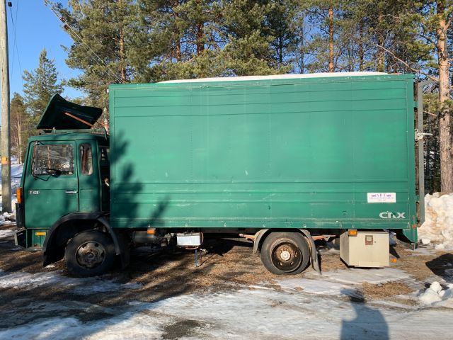 809528-5 Horse transport Volvo F 406-4X2 1V - 1978