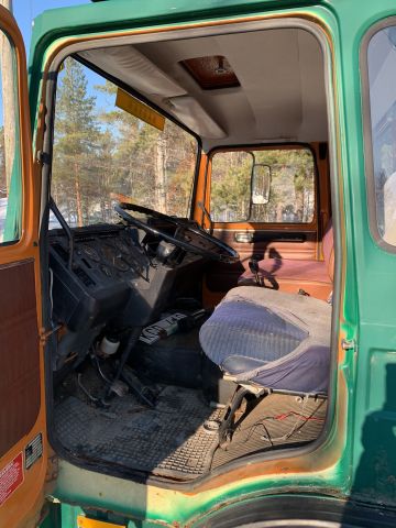 809528-13 Horse transport Volvo F 406-4X2 1V - 1978