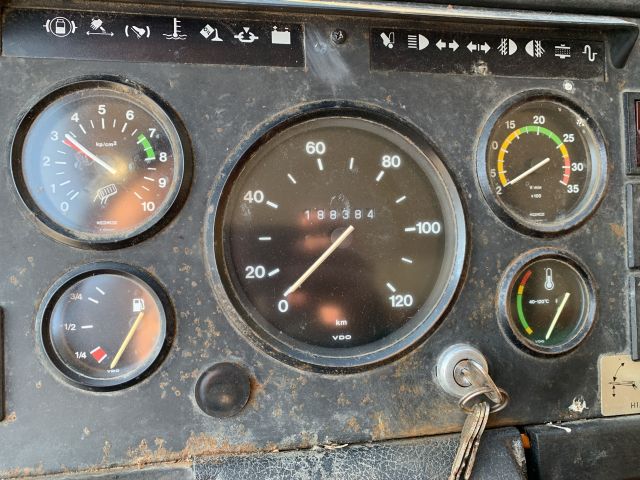 809528-15 Horse transport Volvo F 406-4X2 1V - 1978