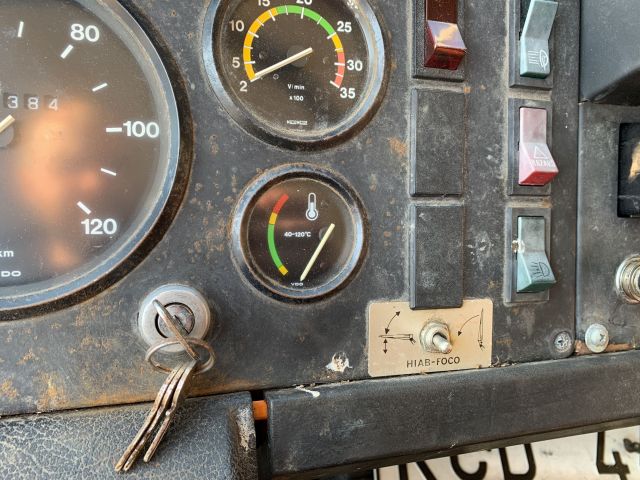 809528-18 Horse transport Volvo F 406-4X2 1V - 1978