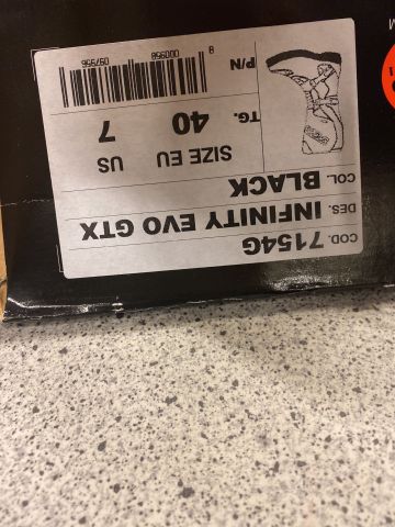 885241-4 Mc boots. Tcx infinity evo Gtx. Size 40. Brand new. FREE SHIPPING, Low reservation prices
