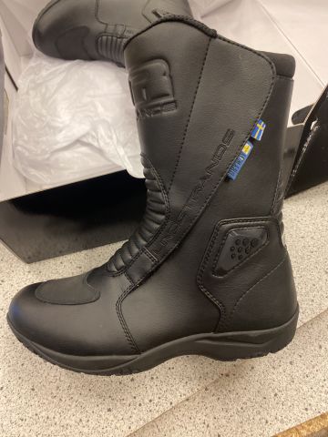 885243-2 Mc boots. Lindstrand's splash. Size 41. New. FREE SHIPPING, Low reservation prices