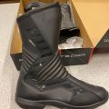 890211-2 Mc boots. Forma Galaxy. Size 48. New. FREE SHIPPING, Low reservation prices