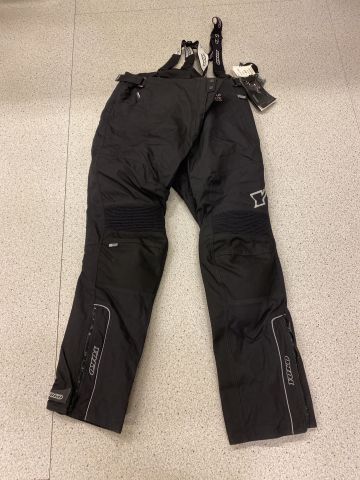 890230-1 Mc pants. Yoko formoto. Size 46s. New.FREE SHIPPING, Low reservation prices