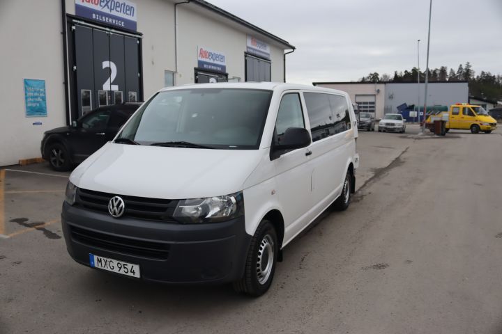 890096-1 Volkswagen Caravelle 2.0 TDI - 2013