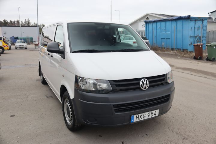 890096-7 Volkswagen Caravelle 2.0 TDI - 2013