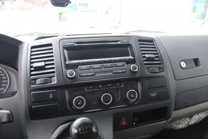 890096-13 Volkswagen Caravelle 2.0 TDI - 2013