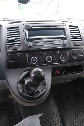 890096-14 Volkswagen Caravelle 2.0 TDI - 2013