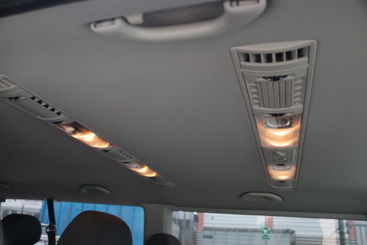 890096-21 Volkswagen Caravelle 2.0 TDI - 2013