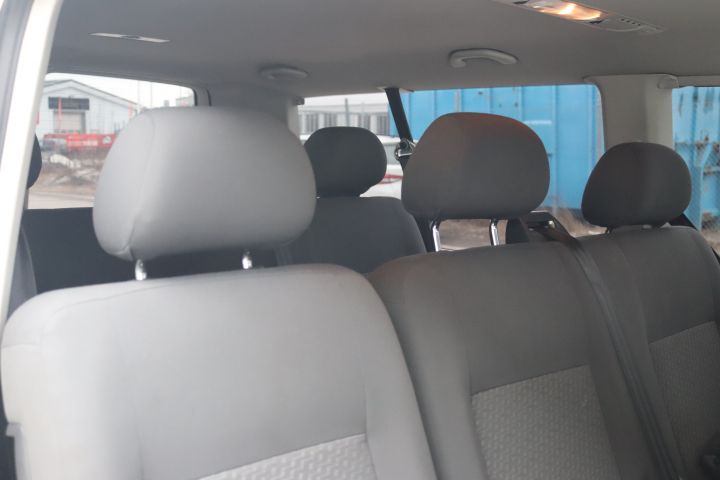 890096-24 Volkswagen Caravelle 2.0 TDI - 2013