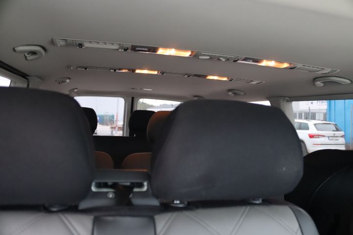 890096-27 Volkswagen Caravelle 2.0 TDI - 2013