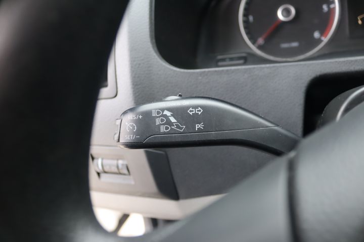 890096-30 Volkswagen Caravelle 2.0 TDI - 2013