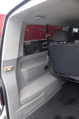 890096-34 Volkswagen Caravelle 2.0 TDI - 2013
