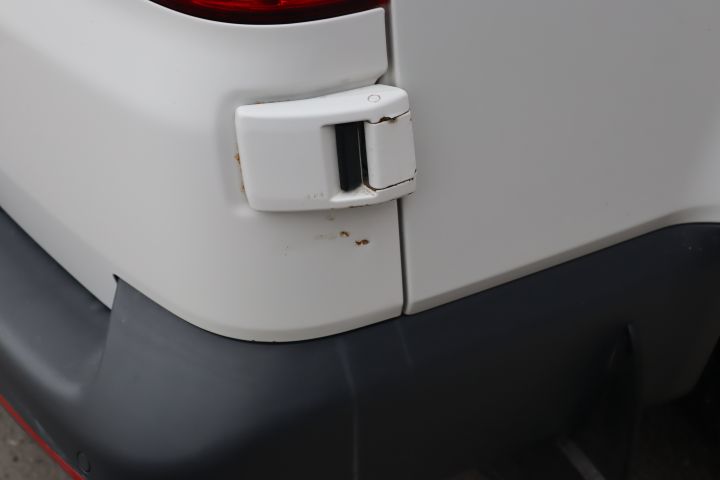 890096-42 Volkswagen Caravelle 2.0 TDI - 2013