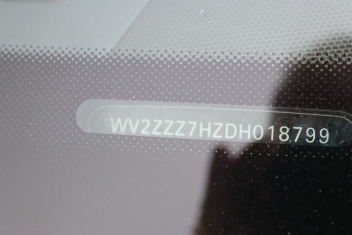 890096-49 Volkswagen Caravelle 2.0 TDI - 2013