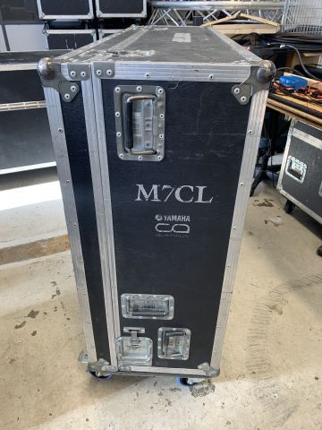 866609-15 Digital mixer YAMAHA - M7CL48