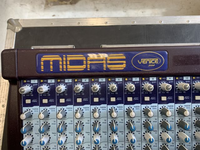 866616-2 Mixer table - Midas Venice 320