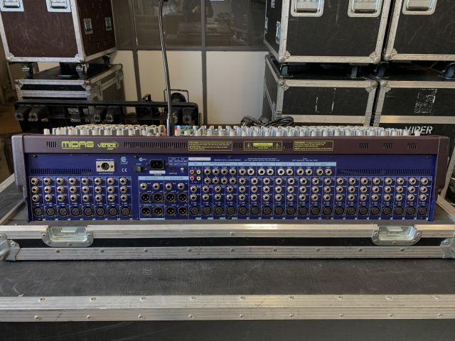 866616-3 Mixer table - Midas Venice 320