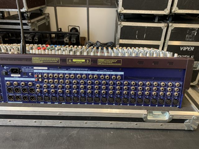 866616-5 Mixer table - Midas Venice 320