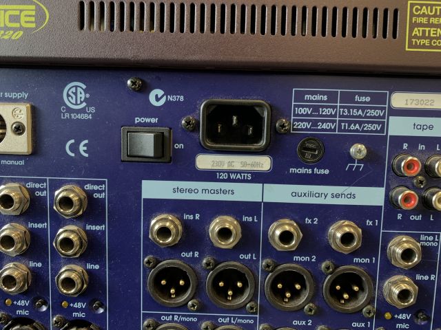 866616-6 Mixer table - Midas Venice 320