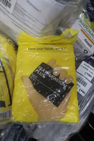 890110-3 Lot with work gloves HyFlex, Guide and Ansell etc.