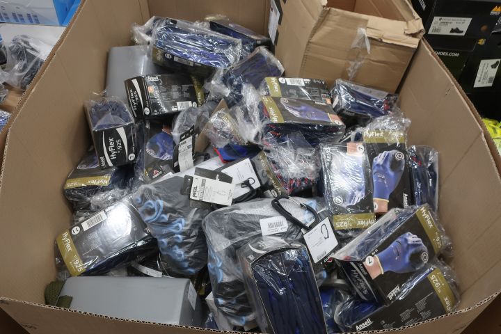 890110-7 Lot with work gloves HyFlex, Guide and Ansell etc.