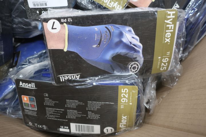 890110-8 Lot with work gloves HyFlex, Guide and Ansell etc.