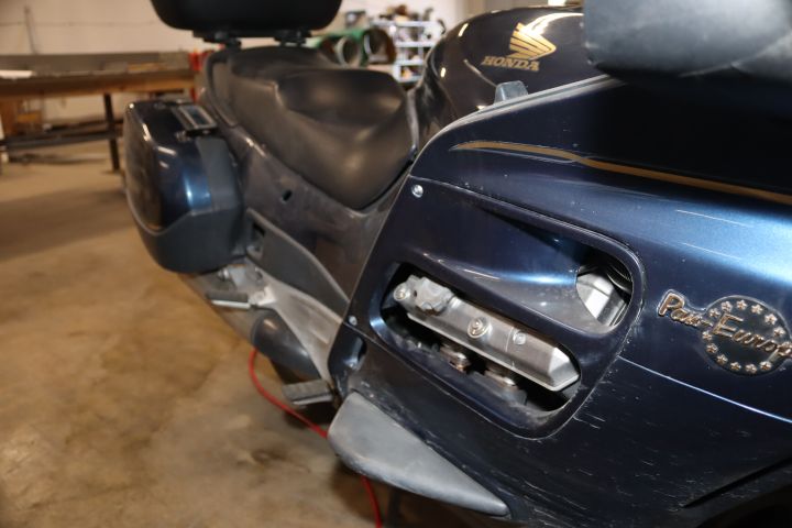 890766-20 Honda Powersports ST1100 Pan-European 1.1 - 1999