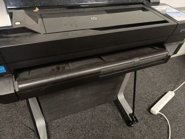 826382-9 Large screen printer HP Designjet T520